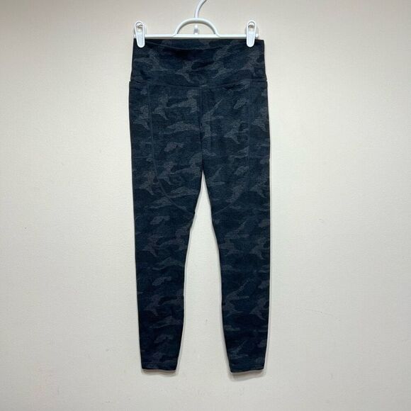 Vuori Camo Print Leggings with Pockets XS - Picture 1 of 8